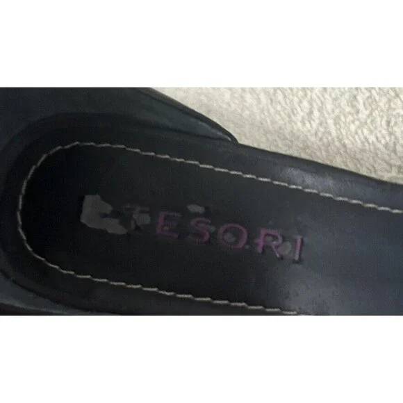 Tesori Women's 5M strappy Black Heel shoes 2 inch Heels with Flaws - Picture 10 of 14